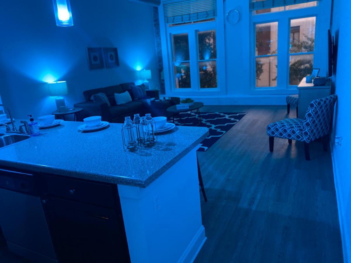 Industrial Smart Home Apartment In The Center Of Downtown Мемфис Экстерьер фото